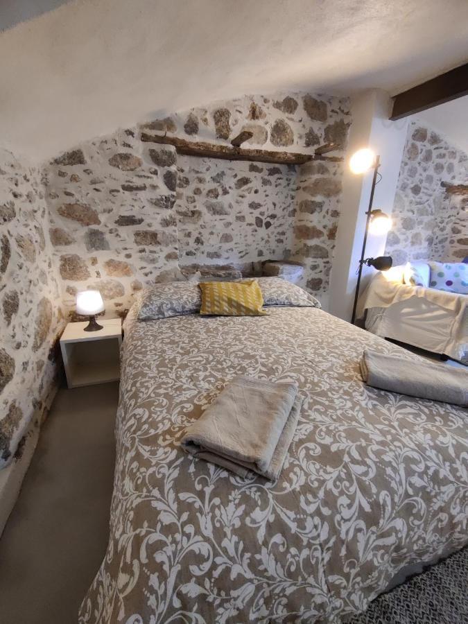 Rendez-vous Sous Le Tilleul, En Cevennes.
